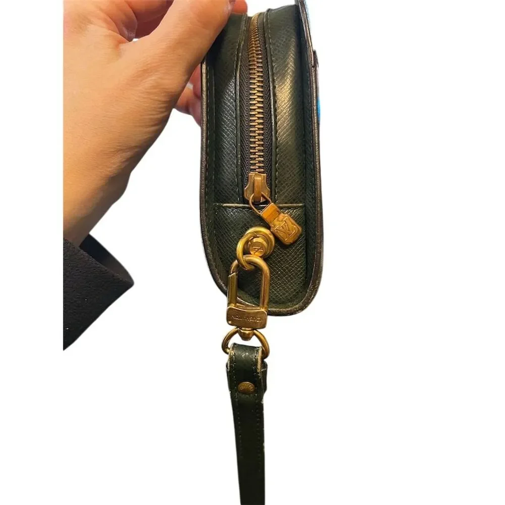 Louis Vuitton Taiga Baikal Green Leather Clutch Bag Unisex